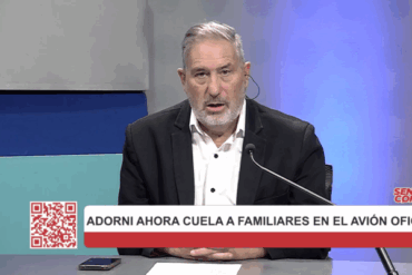 «ADORNI AHORA CUELA FAMILIARES EN EL AVION OFICIAL»